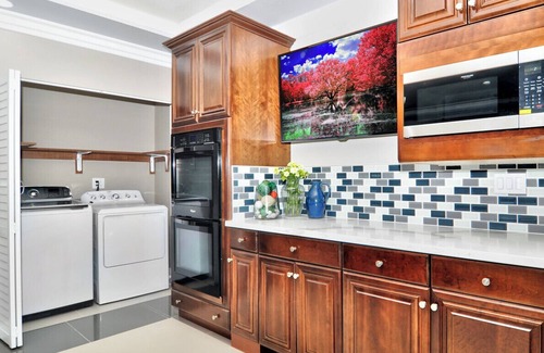 Fountain Valley House | Disney/Huntington Beach New Luxury Guesthouse