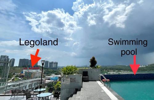 Medini Apartment | Disney Lakeview Walking to Legoland 2B2B