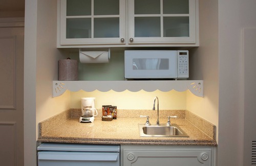 Bay Lake Resort | Disney's Beach Club Villas