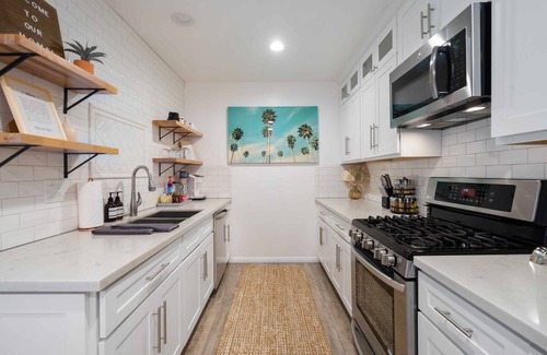 Fullerton House | Disneyland Home - Less than 3 miles away!
