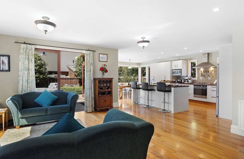 Lower Shotover House | Distinctive Detached Home Luxury Spa