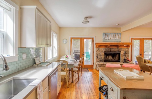 Lincoln Beach House | Distinctive Gem of a Beach Cottage has Hot Tub and More in Bella Beach!