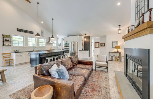 Hampton Bays House | Distinctive Hamptons Home w/Pool Near Bay, Ocean