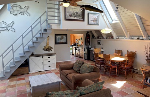 Montauk House | Ditch Plains Beach A Frame House - 3 block walk to the ocean beach
