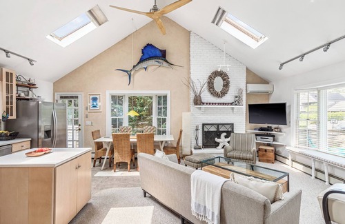 Montauk House | Ditch Plains Retreat, Surfer's Paradise, Walk To The Beach, Family Friendly Home