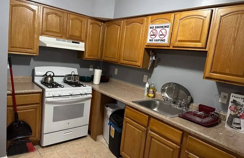Ironbound District Apartment | Divine Guest House 4 BEDROOMS, 2 Bathrooms Sherman Avenue Newark
