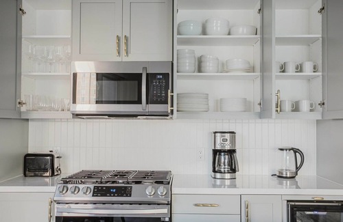 Downtown Long Beach Apartment | Divine Long Beach 2BR w/Pool, Rooftop & EV Charging, by Blueground