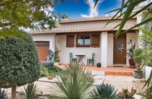 Roujan House | Divine ROUJAN Sunny Lodge