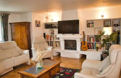 Roujan House | Divine ROUJAN Sunny Lodge