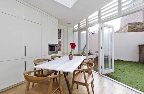 St. Mary's Park House | Divine, Spacious 4-Bed Family Home in Battersea Square