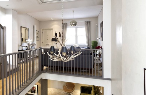St. Mary's Park House | Divine, Spacious 4-Bed Family Home in Battersea Square