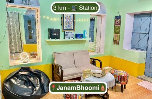 Mathura House | Divine Stay- Facing Krishna Janambhoomi Temple- Spacious 2Room Private HomeStay- All Facilities From Transport To Food- Sleeps 2-6