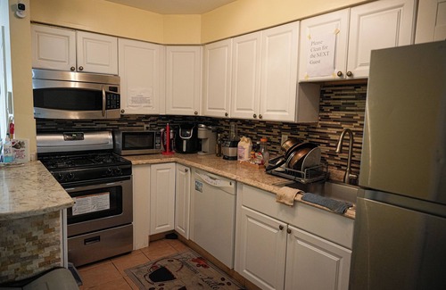 Newark House | Divine Villa and Resorts- 67 Sherman Ave