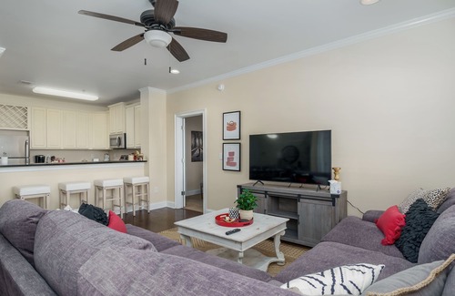 Tuscaloosa Condo | Dixieland Delight: A Cozy Retreat at Houndstooth Condos