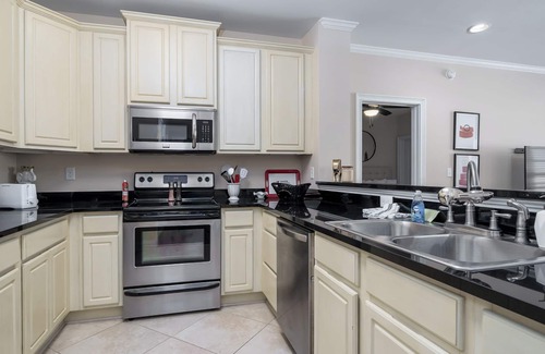 Tuscaloosa Condo | Dixieland Delight: A Cozy Retreat at Houndstooth Condos