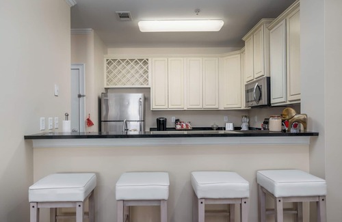 Tuscaloosa Condo | Dixieland Delight: A Cozy Retreat at Houndstooth Condos