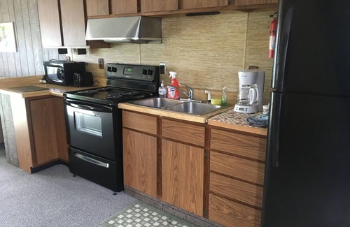 Gaylord Resort | Dixon Lake Resort: Full Kitchen Lakefront scenic unit