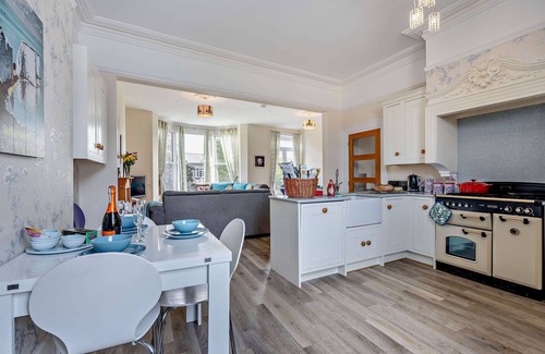 Swanage House | Dizzy Heights Spacious Swanage Townhouse & Views Sleeps 10