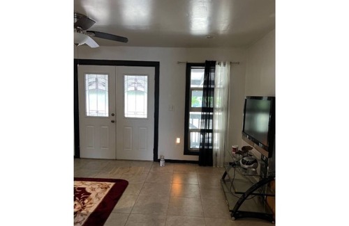 Waianae House | DO NOT BOOK THIS LISTING, SEE MY other LISTING :4 bdrm2 bath. Exact same listing