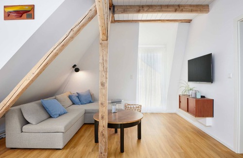 Heikendorf Apartment | Dock 53 - 2-room apartment with gallery for up to 5 people in a prime location in H