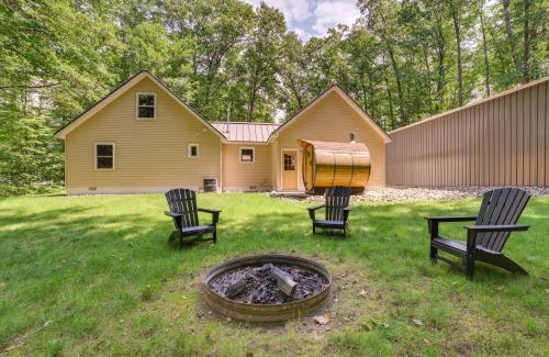 Higgins Lake House | Dock Access and Nearby Beach Higgins Lake Retreat!