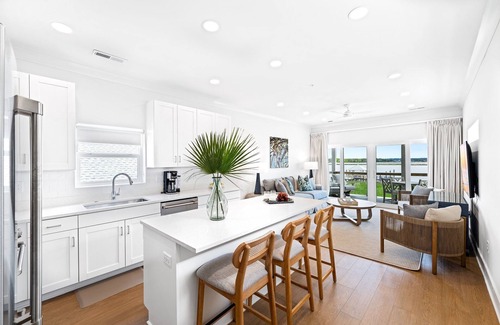 Georgetown House | Dock and Dwell at the Winyah Bay Club, Pool, Outdoor Lounge/Grill and Boat Slip included!
