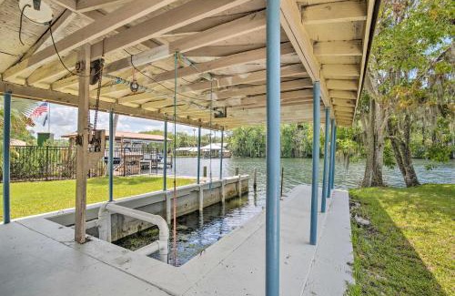 Homosassa House | Dock and Lanai Riverview Homosassa Escape!