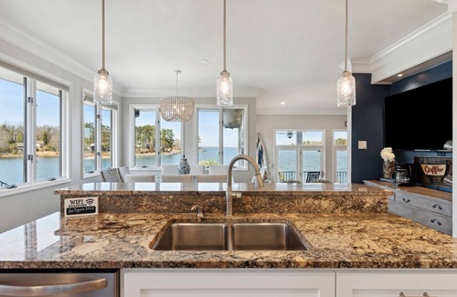 Lexington House | Dock Holiday on Lake Murray