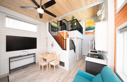 Parker Strip House | Dock Holiday, River Views at Roadrunner Resort