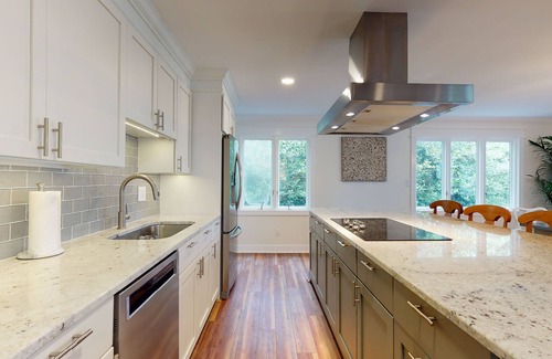 Pine Knoll Shores House | Dock Holiday! with Boat Dock & Pet Friendly