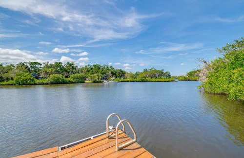 Crystal River House | Dock, Hot Tub and Games Crystal River Family Gem