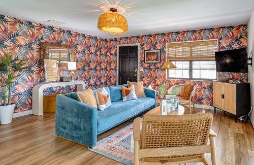 Crystal River House | Dock, Hot Tub and Games Crystal River Family Gem