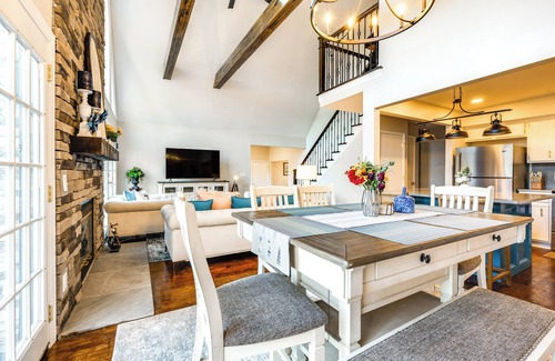 Southmont House | Dock & Hot Tub at High Rock Lake Retreat