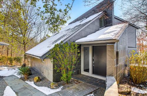 Hot Springs Village House | Dock, Hot Tub and Views Stunning Lake Coronado Gem