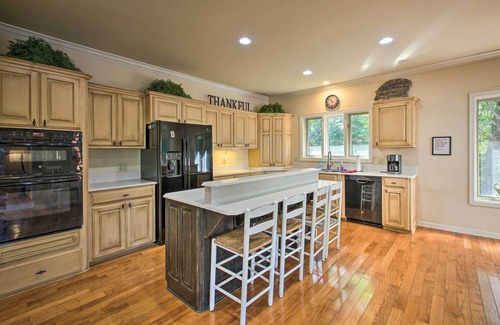Jones Mills House | Dock & Kayaks: Lakefront Hot Springs Home