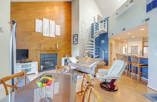 North Shore Condo | Dock + Pool Access: Condo on Smith Mountain Lake