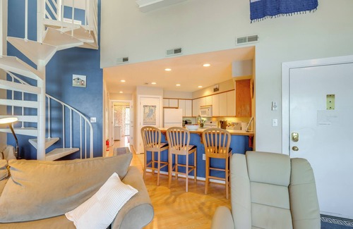 North Shore Condo | Dock + Pool Access: Condo on Smith Mountain Lake