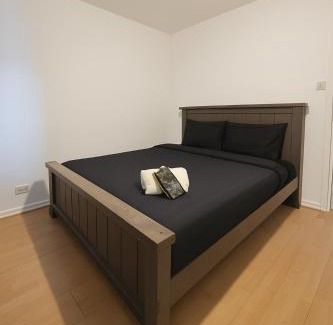 Island Gardens Apartment | Docklands Quiet Retreat