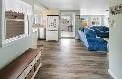 Beach Haven West House | Dockside, lagoon getaway!