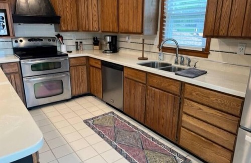 Gravois Mills House | Dockside Oasis at Station 46