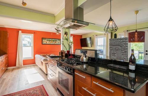 Tranquil Harbour House | Dockside Paradise: Artsy and Eclectic with Views of Intracoastal Waterway