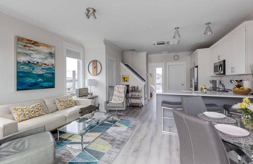 Downtown Wilmington Apartment | Dockside @ The Cove Riverwalk Villas