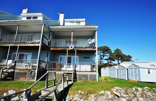 Chincoteague House | Dockside - Waterfront Condo with boat Dock!