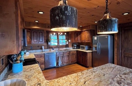 Wilkes County Cabin | Doe Mountain Lodge
