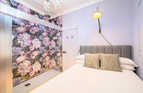 Sant Nicolau Bed & Breakfast | Dog Admiral - Urban Guest House
