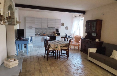 Torrevecchia Teatina House | Dog Friendly Apartment in Villa with Pool and Dog Area