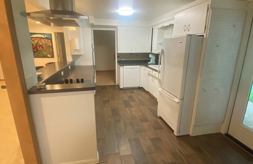 Green Bay House | Dog Friendly 3-bedroom house near Door County, Lambeau Field and on a bus line!