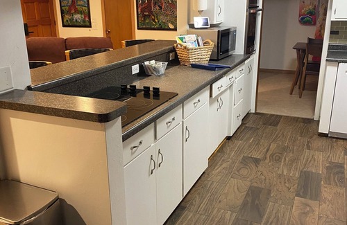 Green Bay House | Dog Friendly 3-bedroom house near Door County, Lambeau Field and on a bus line!