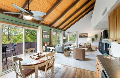 Basye Cabin | Dog Friendly 3BR/2BA with Loft and Mountain Views