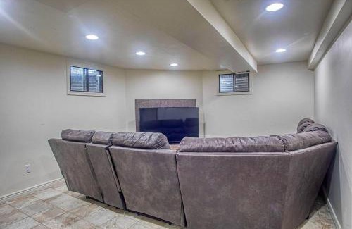 Lamar Heights Area House | Dog Friendly 4BR2B Movie Area Denver Boulder